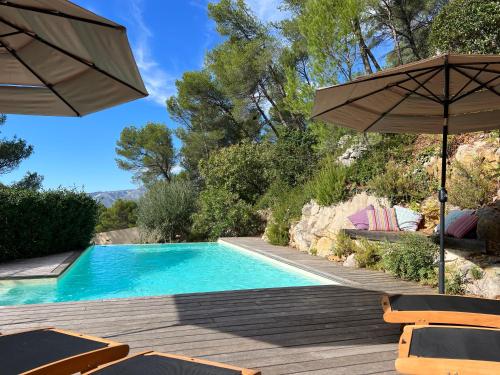 Piscina, B&B Les Têtes de Mules - Adults Only (B&B Les Tetes de Mules - Adults Only) in Gemenos Piscina, B&B Les Têtes de Mules - Adults Only (B&B Les Tetes de Mules - Adults Only) in Gemenos