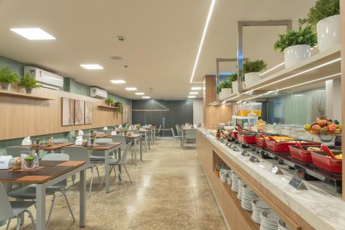 Restaurant, Hotel Brisa Tower Maceio in Maceio Restaurant, Hotel Brisa Tower Maceio in Maceio