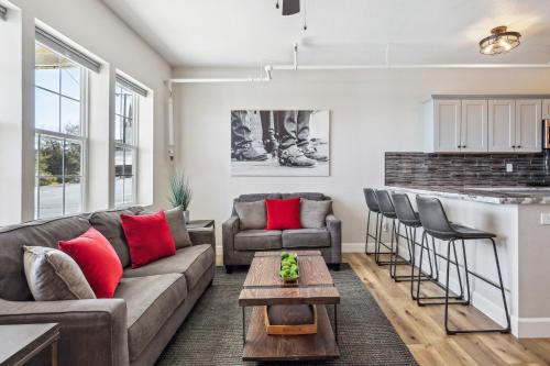 Mountain-View Deck Stylish Virginia City Apt! in 維珍尼亞城(NV) Mountain-View Deck Stylish Virginia City Apt! in 維珍尼亞城(NV)