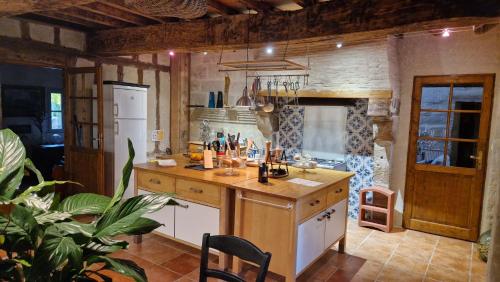 Kitchen, Maison Cassin47 in Lavergne Kitchen, Maison Cassin47 in Lavergne