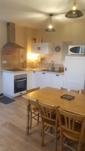 Gîte Le Passage 133 (Gite Le Passage 133) in Ruynes-en-Margeride Gîte Le Passage 133 (Gite Le Passage 133) in Ruynes-en-Margeride