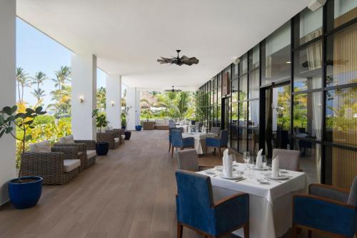 Restoran, Serenade Punta Cana Beach & Spa Resort in Punta Cana Restoran, Serenade Punta Cana Beach & Spa Resort in Punta Cana