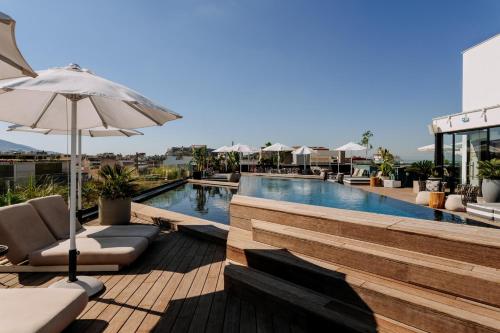 Zwembad, Skylark, Aluma Hotel & Resort in Athene Zwembad, Skylark, Aluma Hotel & Resort in Athene