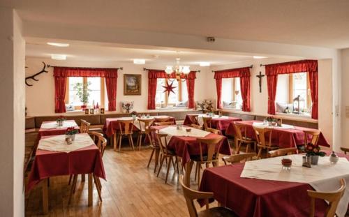 Restaurant, Gasthof zum Roßle Lautrach in Lautrach Restaurant, Gasthof zum Roßle Lautrach in Lautrach