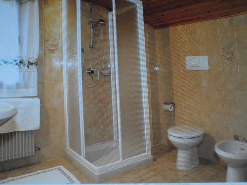 Bathroom, Garni Meuble La Baita in Zoldo Alto Bathroom, Garni Meuble La Baita in Zoldo Alto