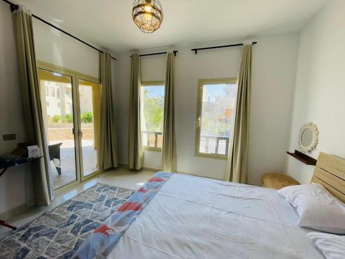 Azzurra Sahl Hashesh 1 bedroom Apartment with Garden and Sea view!