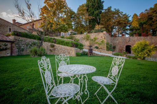Сад, Borgo Sant'Ambrogio - Resort in Трекуанда Сад, Borgo Sant'Ambrogio - Resort in Трекуанда