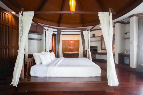 Golden Beach Resort in Krabi Golden Beach Resort in Krabi