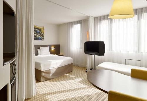 B&B HOTEL Rueil-Malmaison Gare in Rueil-Malmaison B&B HOTEL Rueil-Malmaison Gare in Rueil-Malmaison