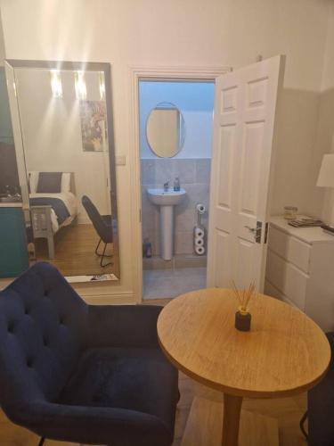 Lovely studio - perfect weekend stay in Cork in Saint Luke's Cross Lovely studio - perfect weekend stay in Cork in Saint Luke's Cross