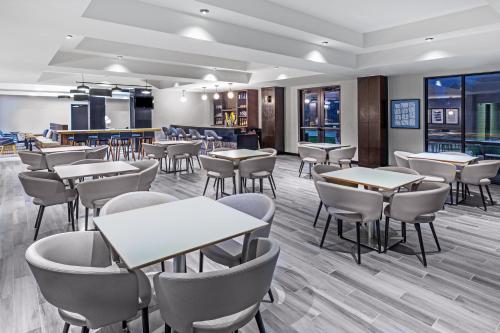 Holiday Inn & Suites Stillwater-University West By IHG in Stillwater (OK) Holiday Inn & Suites Stillwater-University West By IHG in Stillwater (OK)