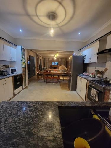 ห้องครัว, Warthog House-cozy country house, 3 Bed in คาฟิวเนชันแนลพาร์ค ห้องครัว, Warthog House-cozy country house, 3 Bed in คาฟิวเนชันแนลพาร์ค