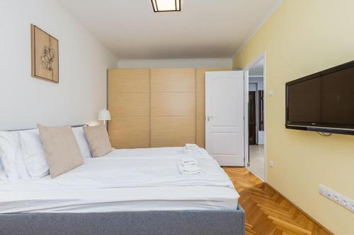 Venus Apartments - Synagogue I