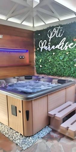 Υδρομασάζ, P'ti Paradise in Gosier Υδρομασάζ, P'ti Paradise in Gosier