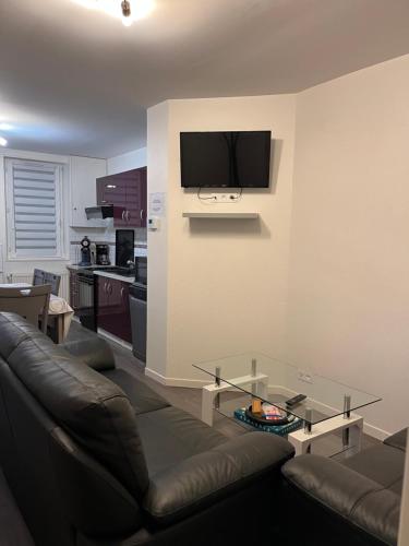 Shared lounge/TV area, Gite Laurymoor - Normandie in Louviers Shared lounge/TV area, Gite Laurymoor - Normandie in Louviers