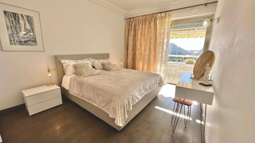 Sea view Marina Baie des Anges luxury apartment