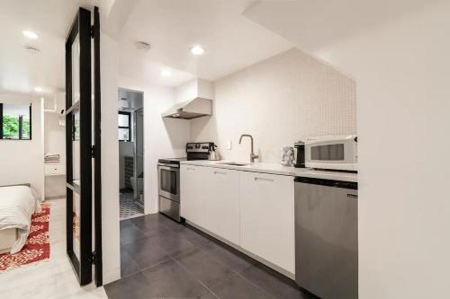 Central Location Brooklyn Stay at Rem-Casa in New York (NY) Central Location Brooklyn Stay at Rem-Casa in New York (NY)