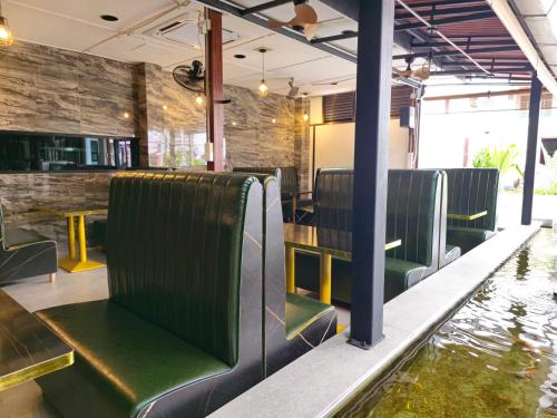 Restaurant, THE CENTURY HOTEL (GEORGE TOWN) in Penang Restaurant, THE CENTURY HOTEL (GEORGE TOWN) in Penang