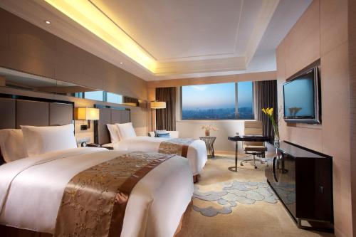 Crowne Plaza Xi'an By IHG in Xiao Zhai Crowne Plaza Xi'an By IHG in Xiao Zhai
