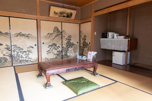 Kitchen, OSAKA NOSE Farmer's Guest House YASUDA FARM in Minoh Kitchen, OSAKA NOSE Farmer's Guest House YASUDA FARM in Minoh