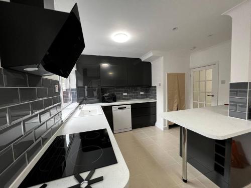 厨房, Springfield House- Near Newcastle Centre, Hospital and Keele University! in 特伦特法尔 厨房, Springfield House- Near Newcastle Centre, Hospital and Keele University! in 特伦特法尔