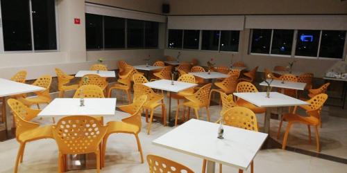 Restoran, HOTEl DIBENI PEREIRA in Pereira Restoran, HOTEl DIBENI PEREIRA in Pereira