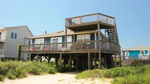 KH141, Blue Heaven- Semi-Oceanfront, 100 ft to beach access, Sun Decks in קיטי חוק(אן סי) KH141, Blue Heaven- Semi-Oceanfront, 100 ft to beach access, Sun Decks in קיטי חוק(אן סי)