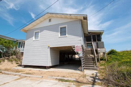 OCEANFRONT, Ocean Views, Close to Beach, Close to Shopping, KH55, Carolina Dream in Kitty Hawk (NC) OCEANFRONT, Ocean Views, Close to Beach, Close to Shopping, KH55, Carolina Dream in Kitty Hawk (NC)