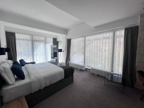 LAKEVIEW Hotel & Apartments in Mavrovo LAKEVIEW Hotel & Apartments in Mavrovo