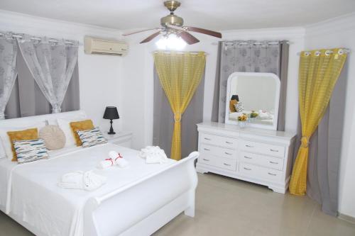 Apartamento BOUTIQUE con encanto en Juan Dolio-Metro Country Club-CON PISCINA, SEGURIDAD PRIVADA, EN in Juan Dolio Town Center Apartamento BOUTIQUE con encanto en Juan Dolio-Metro Country Club-CON PISCINA, SEGURIDAD PRIVADA, EN in Juan Dolio Town Center