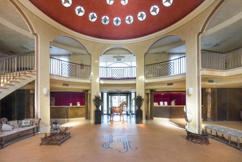 Фойє, Romano Palace Luxury Hotel in Катанія Фойє, Romano Palace Luxury Hotel in Катанія
