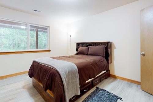 Pine Palisades in Bremerton (WA) Pine Palisades in Bremerton (WA)