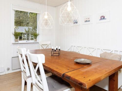 Comoditats, 6 person holiday home in Hals-By Traum in Hals Comoditats, 6 person holiday home in Hals-By Traum in Hals