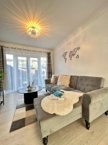 Luxurious family home in West Midlands in Rednal Luxurious family home in West Midlands in Rednal