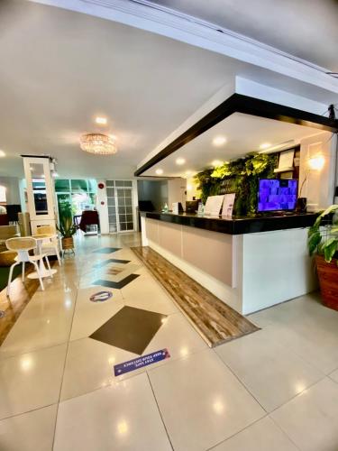 Lobi, Hotel Euroasia by Bluebookers in Angeles / Clark Lobi, Hotel Euroasia by Bluebookers in Angeles / Clark