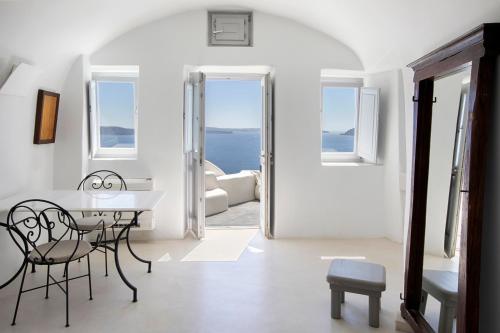 Facilities, Ducato Di Oia in Santorini Facilities, Ducato Di Oia in Santorini