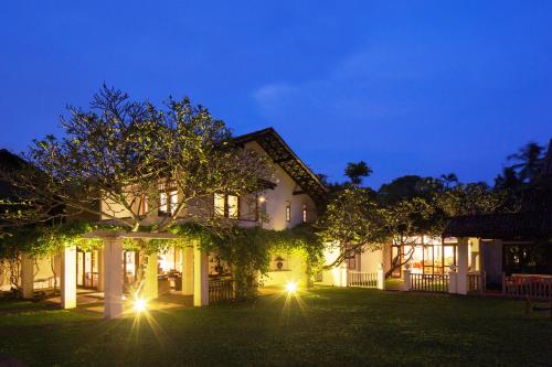 출입구, 클럽 빌라 (Club Villa) in 벤토타 출입구, 클럽 빌라 (Club Villa) in 벤토타