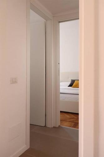 Appartamento Lorenteggio - Piazza Frattini affaccio interno, 2 balconi