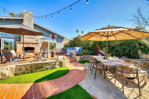 Exterior view, Luxury beach home one block from ocean with spa, WiFi, & gorgeous outdoor space in Sunset Cliffs Exterior view, Luxury beach home one block from ocean with spa, WiFi, & gorgeous outdoor space in Sunset Cliffs