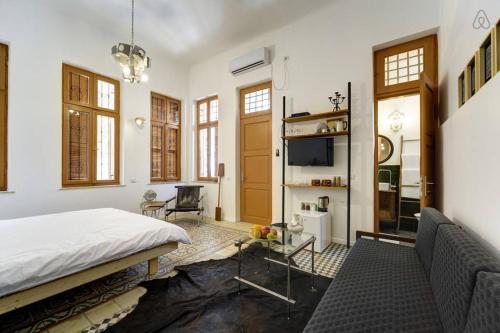 This photo about Allenby 106 shared on HyHotel.com