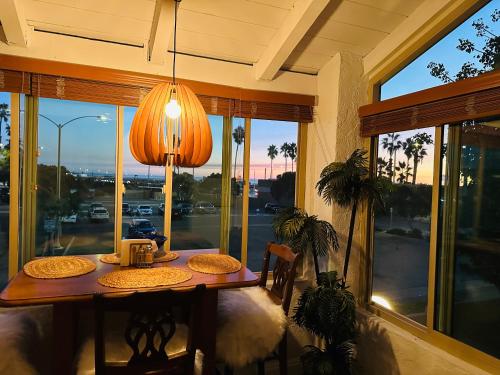 Beach Shack in Huntington Beach (CA) Beach Shack in Huntington Beach (CA)