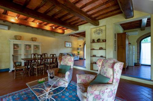 Szolgáltatások, GLI SPILOCCHI 16, Emma Villas in Sant'Antonio Szolgáltatások, GLI SPILOCCHI 16, Emma Villas in Sant'Antonio