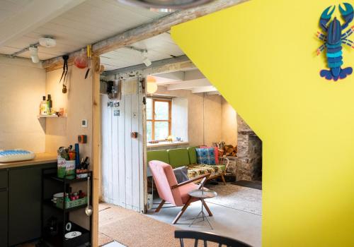 Konyha, Ty Newydd - a scandi inspired cottage in Moylgrove Konyha, Ty Newydd - a scandi inspired cottage in Moylgrove