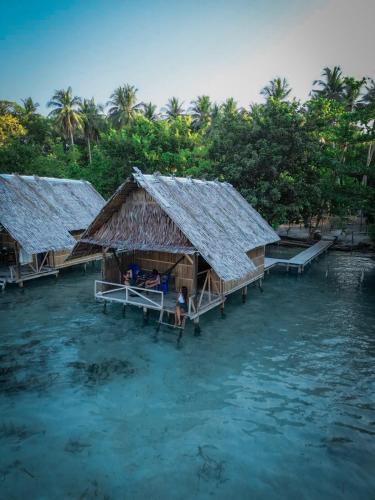 GAM BAY bungalow's in Raja Ampat GAM BAY bungalow's in Raja Ampat