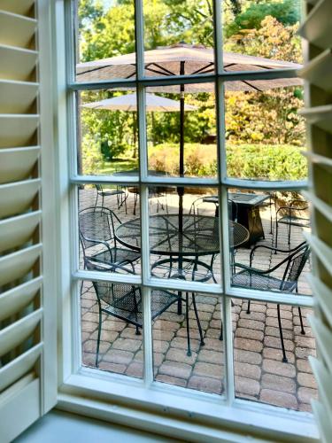 Charred Oaks Inn in Versailles (KY) Charred Oaks Inn in Versailles (KY)