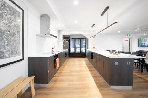 Kitchen, Mackay Adventure Lodge in Mackay Kitchen, Mackay Adventure Lodge in Mackay