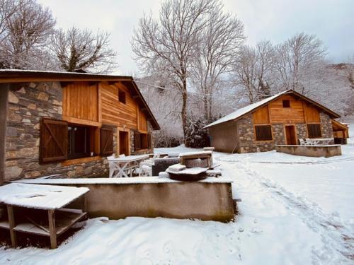 Jardín, Chalet Le Fario, Bain nordique in Lourdes City Center Jardín, Chalet Le Fario, Bain nordique in Lourdes City Center