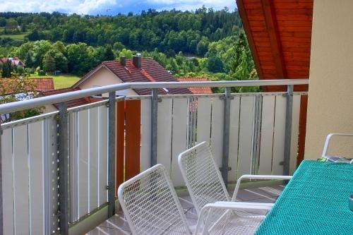 شرفة/ تراس, Ferienwohnung Preisinger in جامرتينجن شرفة/ تراس, Ferienwohnung Preisinger in جامرتينجن