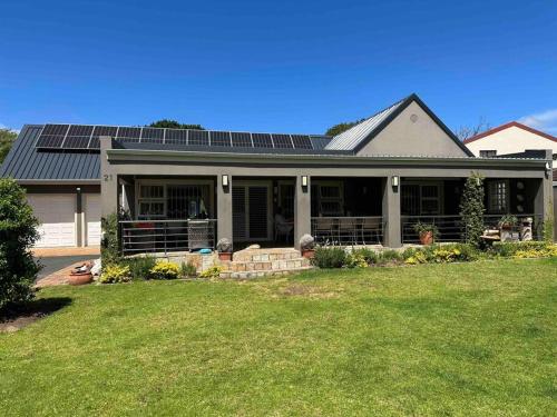 Solar Entertainers dream on Constantia wineroute