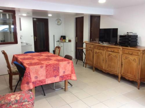 Apartment 20mns from Paris in La Ville-du-Bois Apartment 20mns from Paris in La Ville-du-Bois